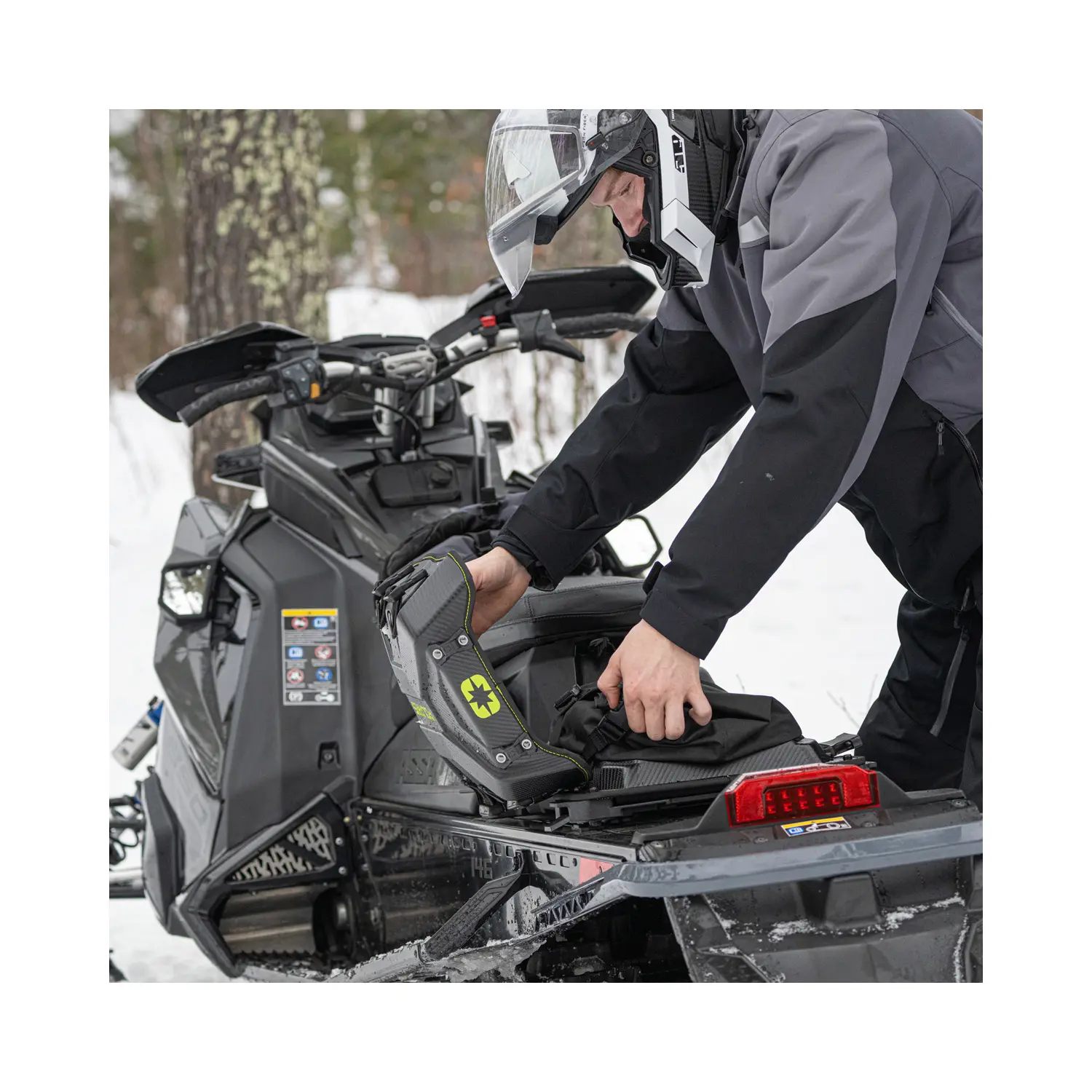 Polaris Tunnelväska – Lock & Ride® Flex Medium Burandt Bag with Integrated Waterproof Rolltop – Lime Polaris Tunnelväska - Lock & Ride® Flex Medium Burandt Bag with Integrated Waterproof Rolltop - Lime - Bild 5